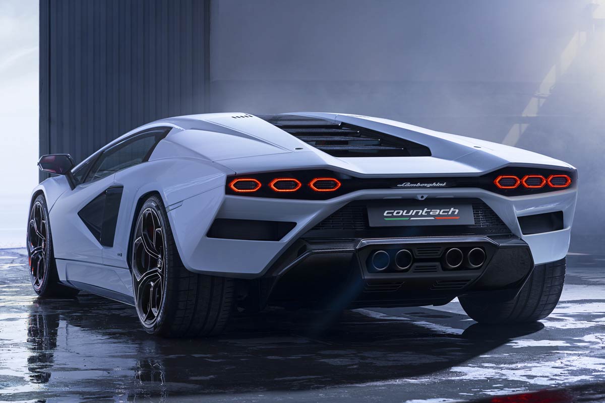 Nuova Lamborghini Countach LPI 800-4 retro
